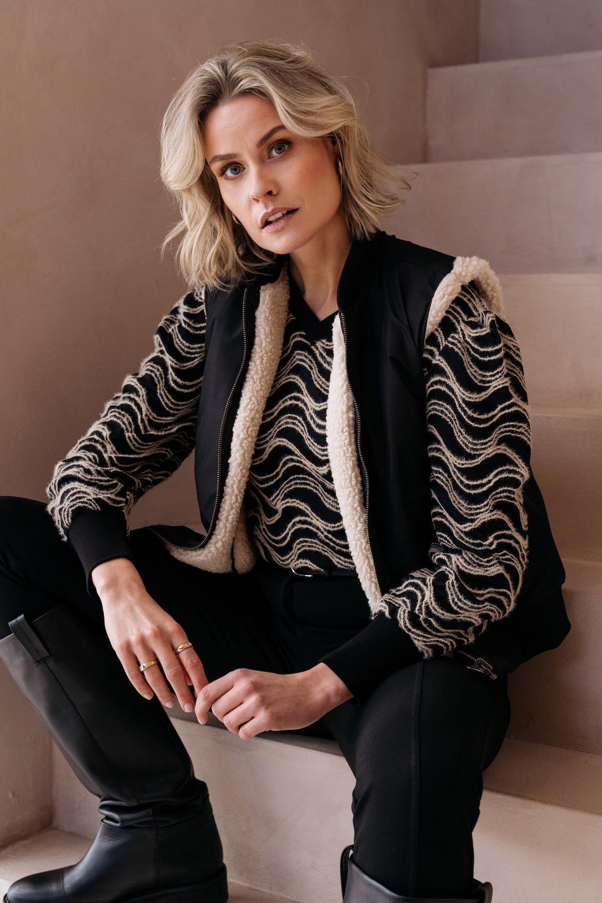 PRACE - SWEATER