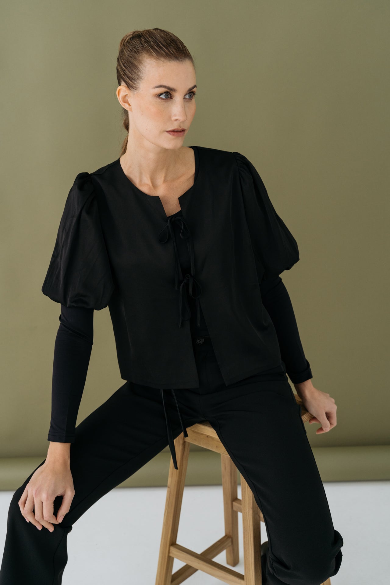 PRIYA - TOP BLACK