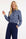 donkerblauwe dames blouse in travel kwaliteit met lichtblauwe animal dots print op een donkerblauwe travelbroek