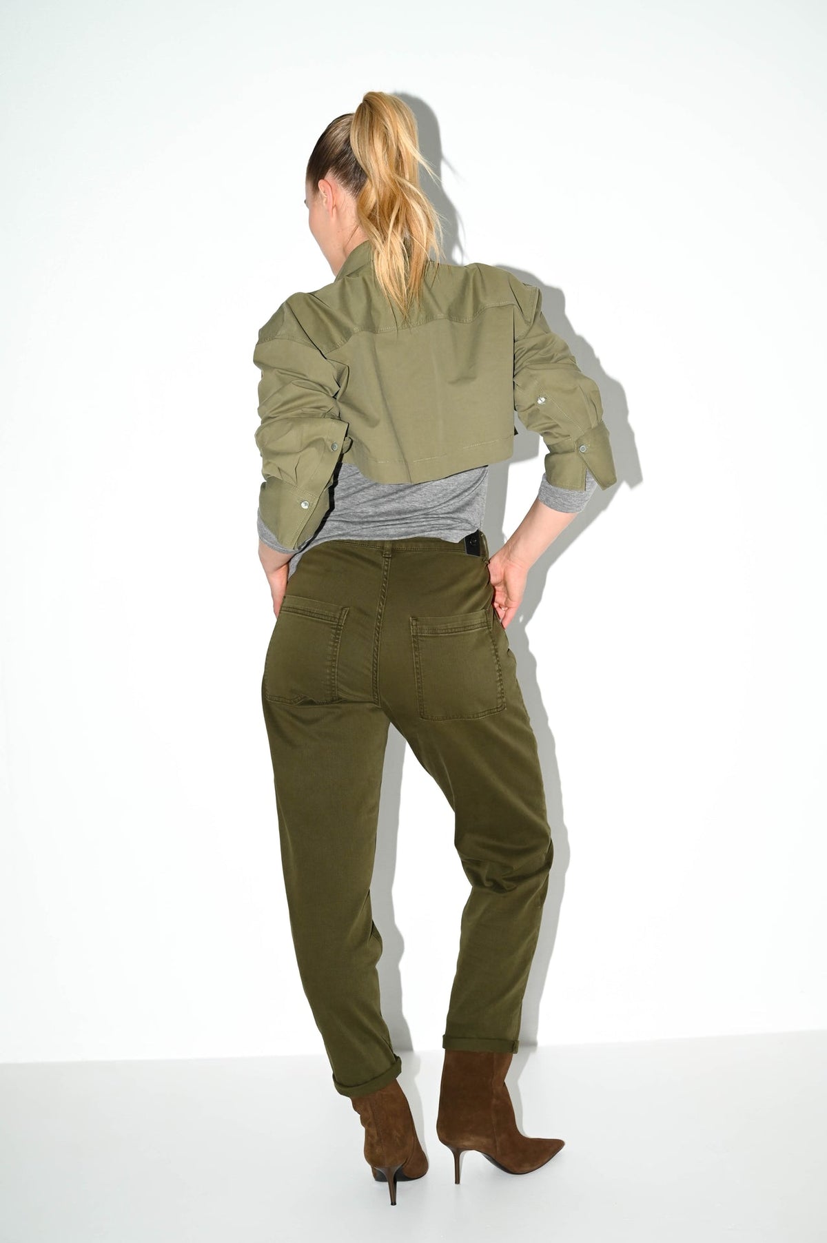 Carrot fit jeans Jaclin Dark Olive