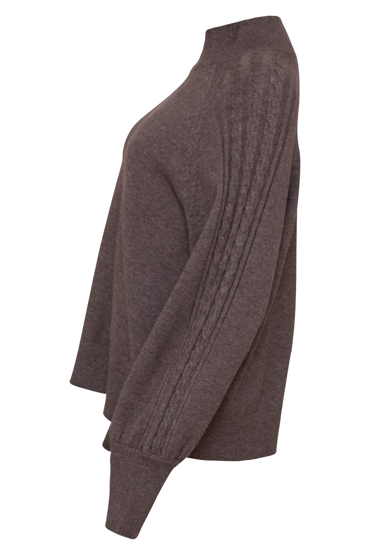 zijaanzicht rina trui dusty brown met kabelmotief op de mouwen