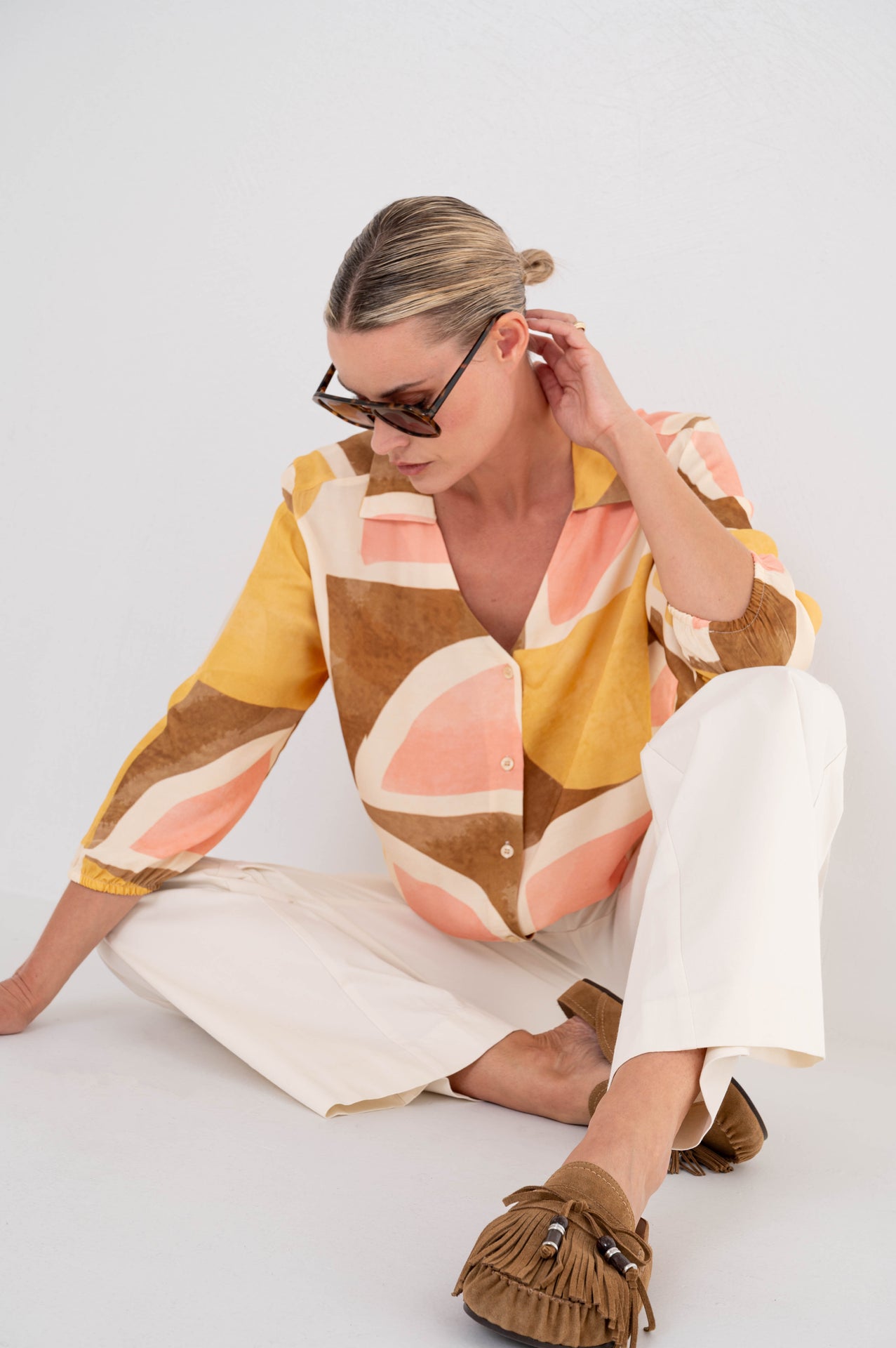 dames blouse met v-hals en driekwart mouw